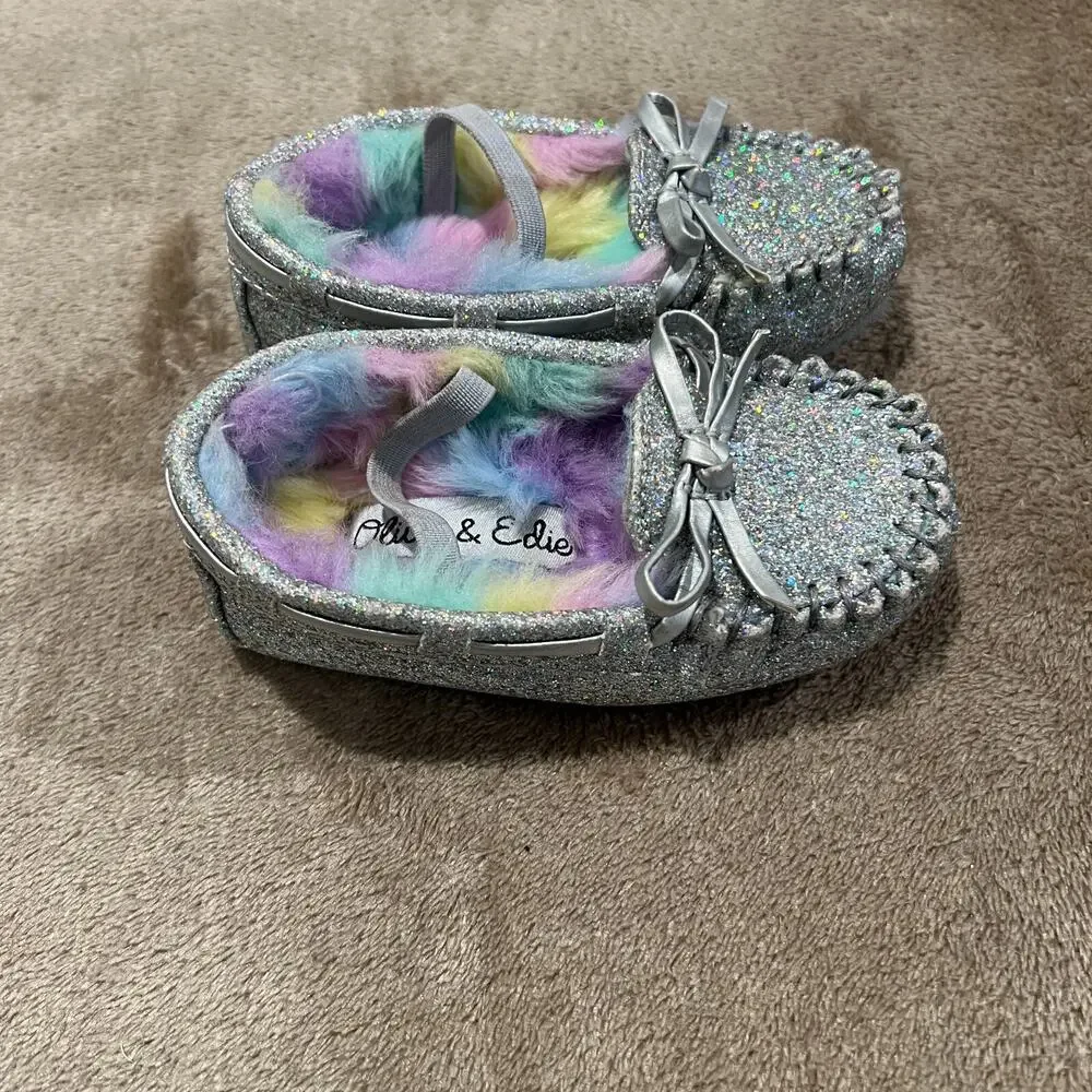 Olive & Edie Silver Glitter Moccasin Slippers, Faux Fur Lined Baby Girl's Size 5